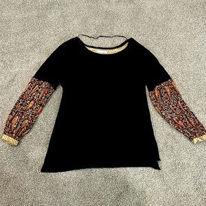 WE THE FREE: long sleeve tunic t with boho style sleeves. Size Small